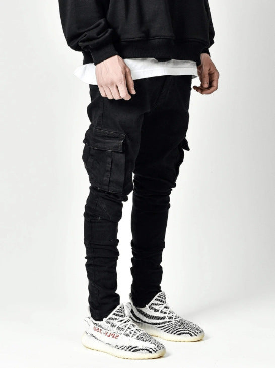 "Herren Jeans mit Seitentaschen, robustes Material, bequemer Schnitt, blaue Denim-Hose, vielseitig kombinierbar"