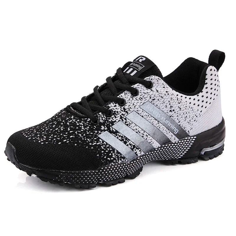 Herren Laufschuhe mit atmungsaktivem Mesh, moderner Dämpfung und strukturierter Sohle für dynamisches Training.