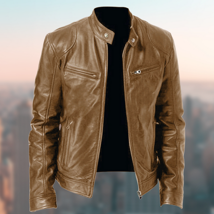 Herren Lederjacke aus hochwertigem Leder, elegant und zeitlos, Vorderansicht in klassischem Design, vielseitig kombinierbar.