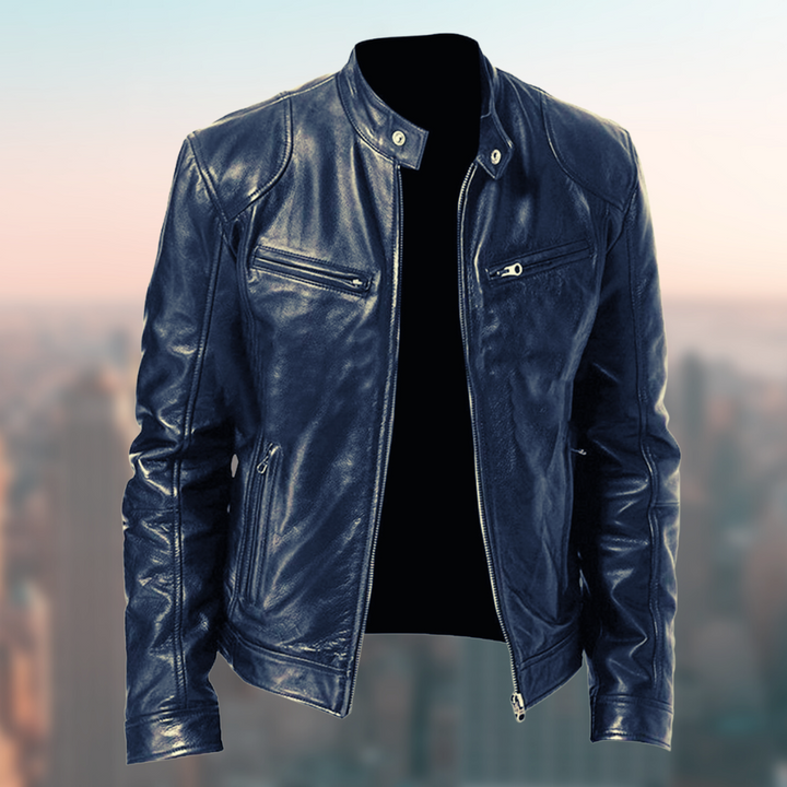 Herren Lederjacke aus hochwertigem Leder, elegant und zeitlos, Vorderansicht in klassischem Design, vielseitig kombinierbar.
