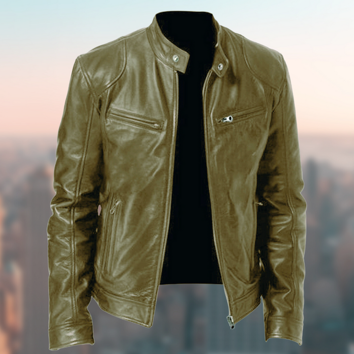 Herren Lederjacke aus hochwertigem Leder, elegant und zeitlos, Vorderansicht in klassischem Design, vielseitig kombinierbar.