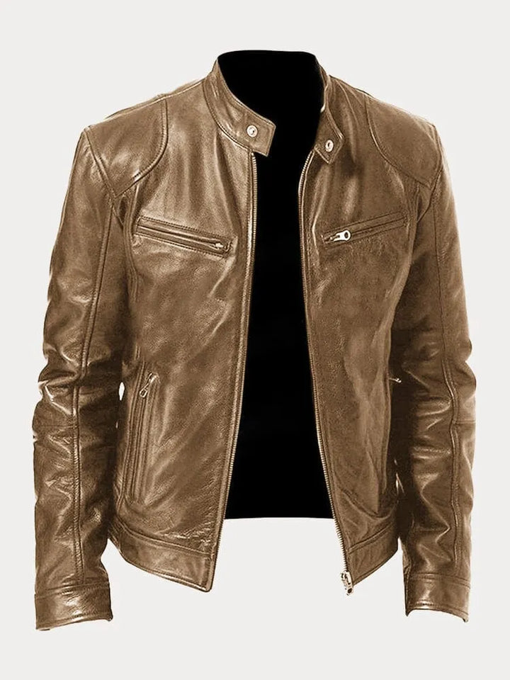 "Herren Lederjacke Daniel, elegant und robust, aus hochwertigem Leder in klassischem Design, mit Reißverschluss und Taschen."