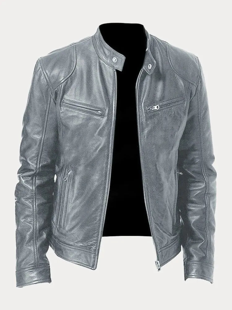 "Herren Lederjacke Daniel, elegant und robust, aus hochwertigem Leder in klassischem Design, mit Reißverschluss und Taschen."