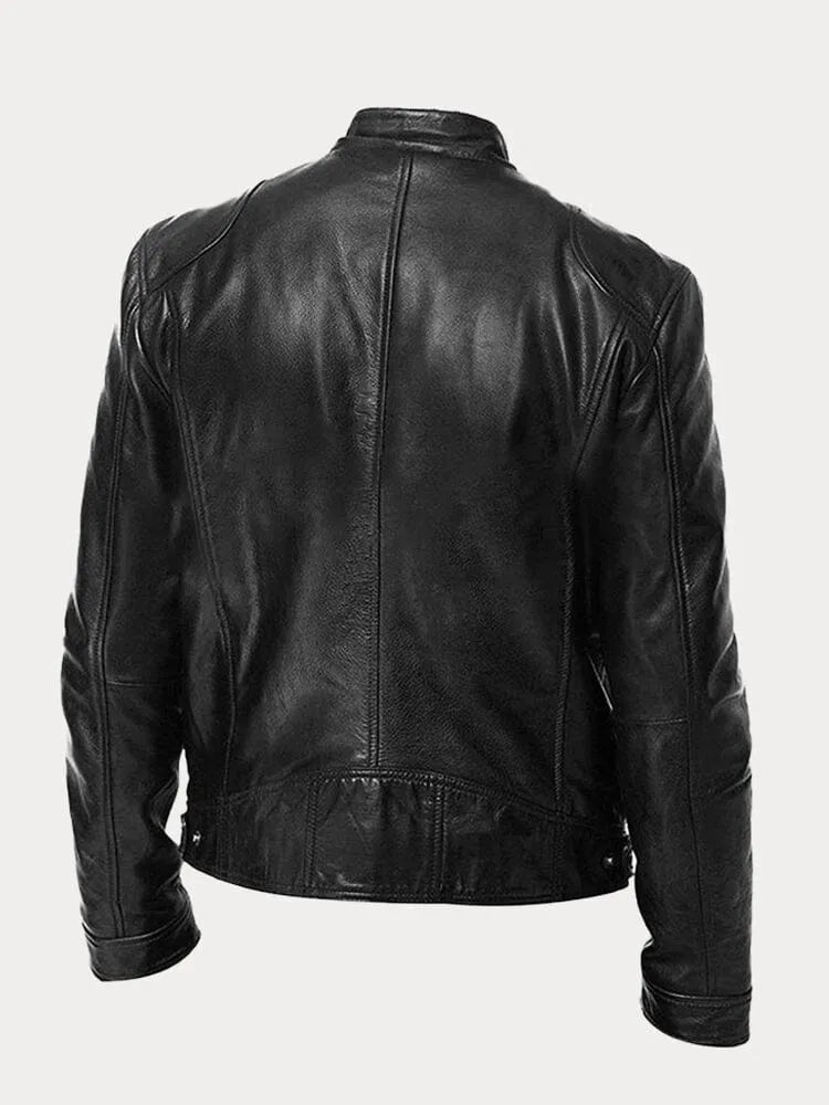 "Herren Lederjacke Daniel, elegant und robust, aus hochwertigem Leder in klassischem Design, mit Reißverschluss und Taschen."