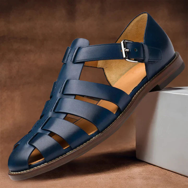 "Herren Ledersandalen mit verstellbaren Riemen, offenes Design, braunes Leder, für Komfort und stilvolles Auftreten."