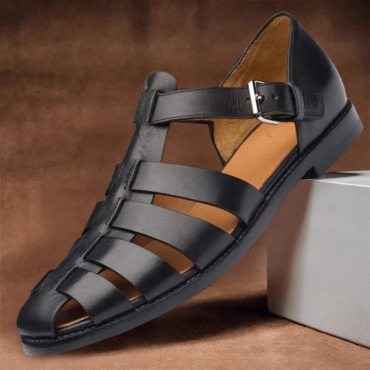 "Herren Ledersandalen mit verstellbaren Riemen, offenes Design, braunes Leder, für Komfort und stilvolles Auftreten."