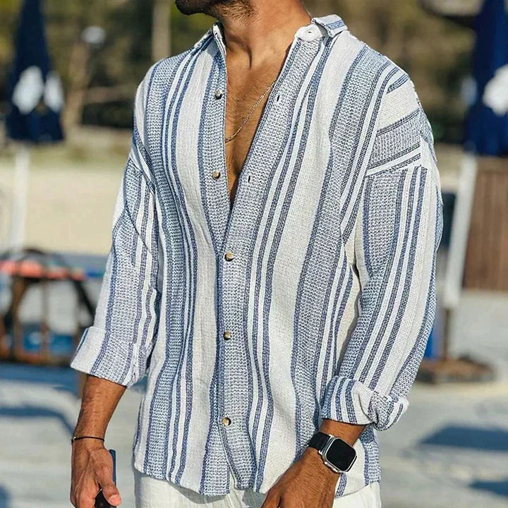 "Herren Leinenhemd in Blau, kühlend und atmungsaktiv, lässige Passform, ideal für Sommer, Vorderansicht"