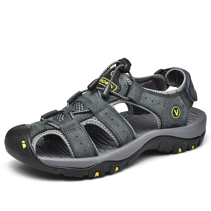 "Herren Outdoor Sandalen für Abenteuer, robustes Design, Leder- und rutschfeste Sohle, optimaler Halt, beige Farbe."
