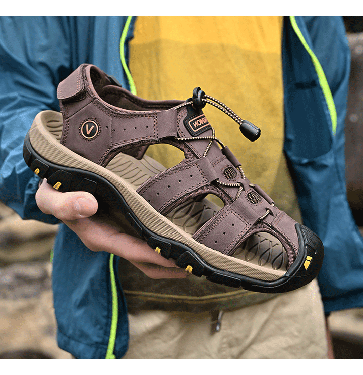 "Herren Outdoor Sandalen für Abenteuer, robustes Design, Leder- und rutschfeste Sohle, optimaler Halt, beige Farbe."
