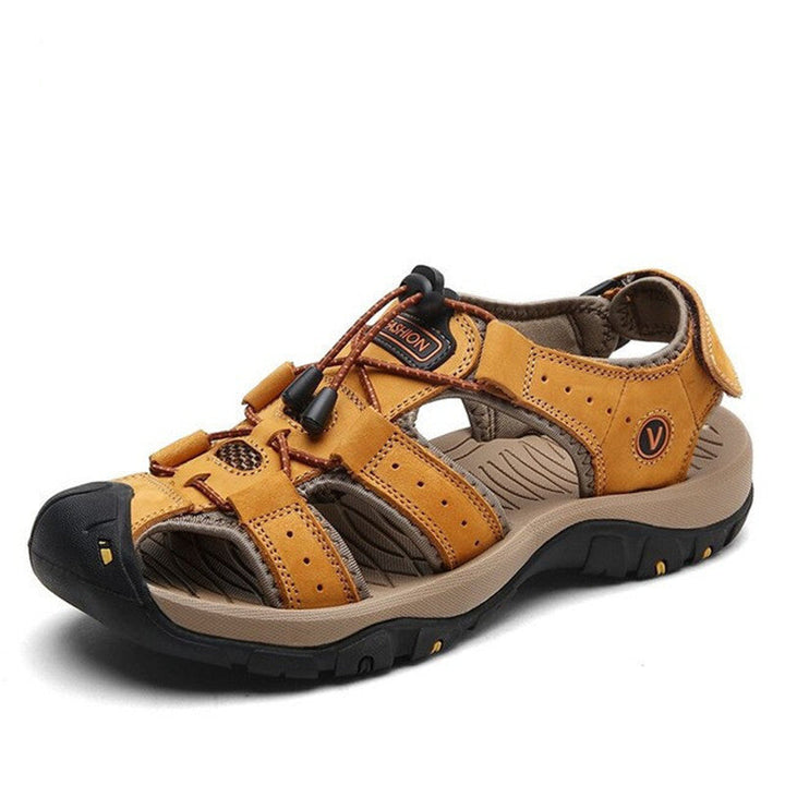 "Herren Outdoor Sandalen für Abenteuer, robustes Design, Leder- und rutschfeste Sohle, optimaler Halt, beige Farbe."