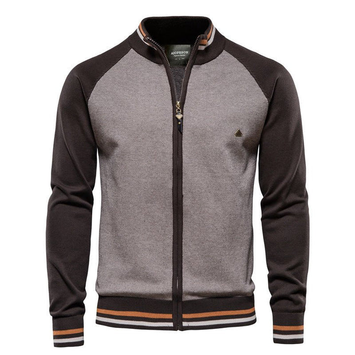 "Herren Slim-Fit Jacke Braun, stilvoll und modern mit schmaler Silhouette, ideal für vielseitige Looks."