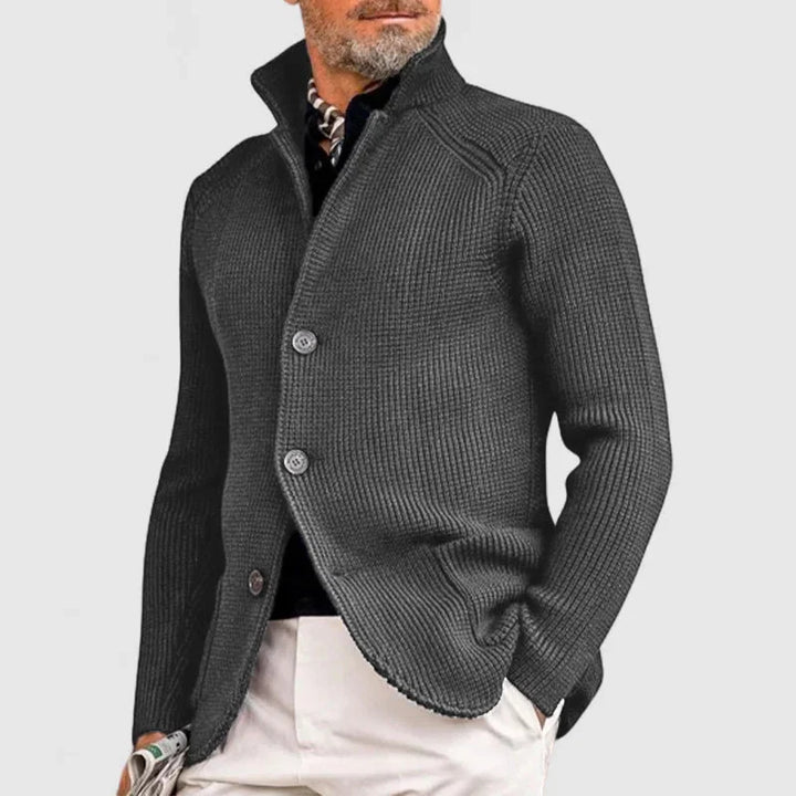"Herren-Strickjacke mit Knopfleiste in Grau, elegante Wollmischung, vielseitige Farben erhältlich, zeitloses Design."