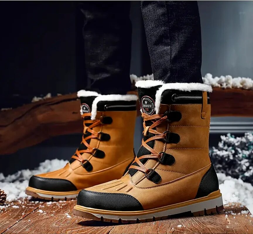 Herren Winterstiefel in Braun, wasserdicht und isoliert, mit robuster Sohle und wollgefüttert für Komfort bei Schnee und Eis.