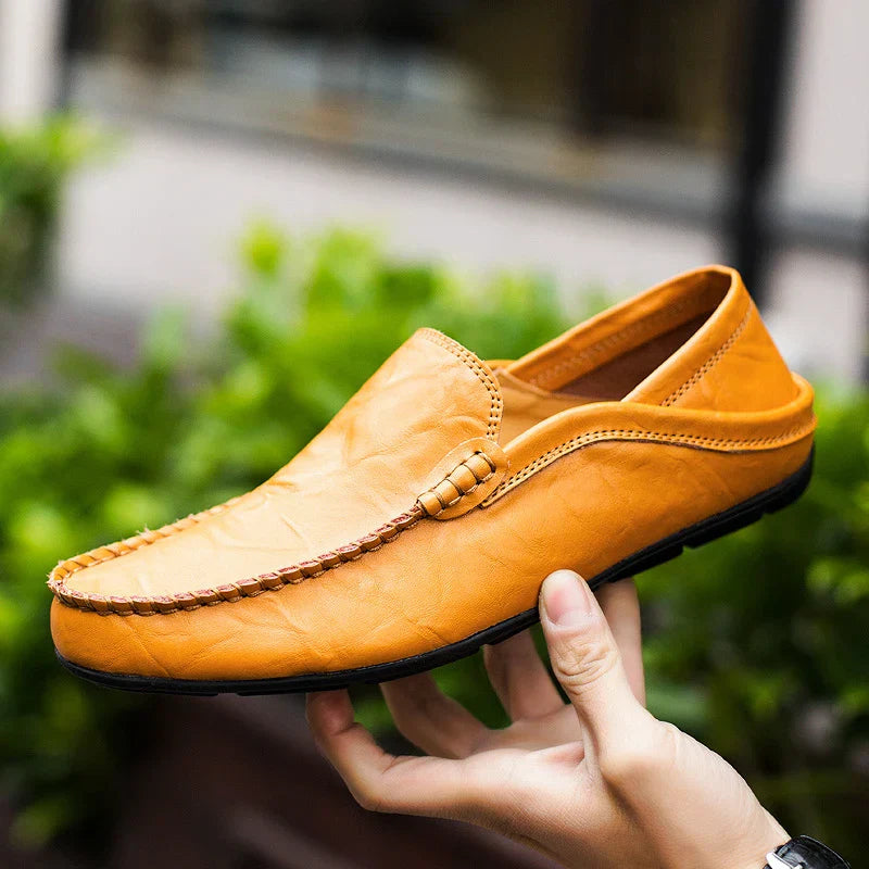 "Herrenloafer in edlem Braun aus echtem italienischem Leder mit eleganter Optik und geschmeidiger Oberfläche"