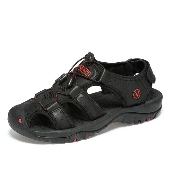 "Hochwertige dunkelbraune Herrensandalen mit orthopädischem Fußbett und verstellbaren Riemen für optimalen Komfort."