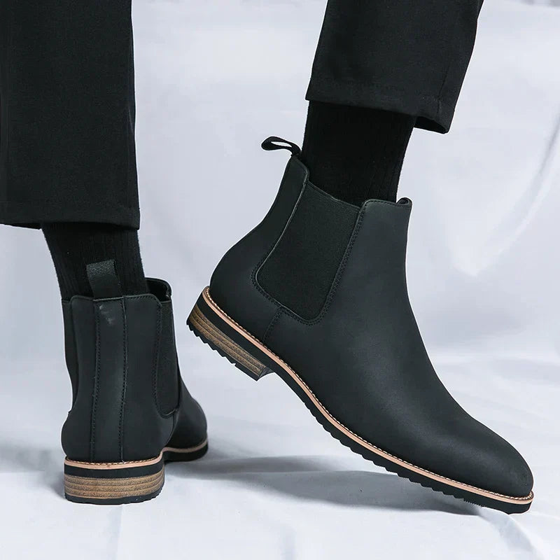 Hochwertige Herren Chelsea Boots aus echtem Leder in Schwarz und Braun, klassisches Design, edel und komfortabel.