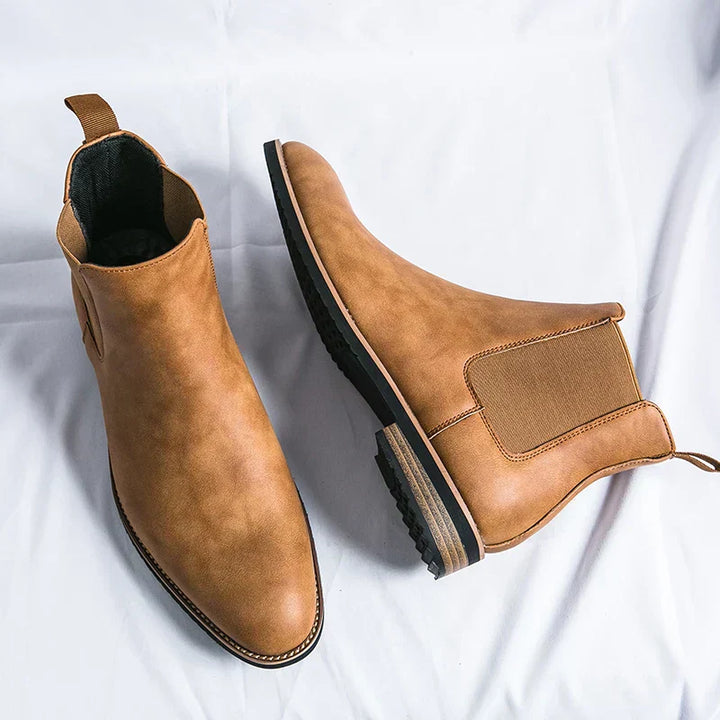 Hochwertige Herren Chelsea Boots aus echtem Leder in Schwarz und Braun, klassisches Design, edel und komfortabel.