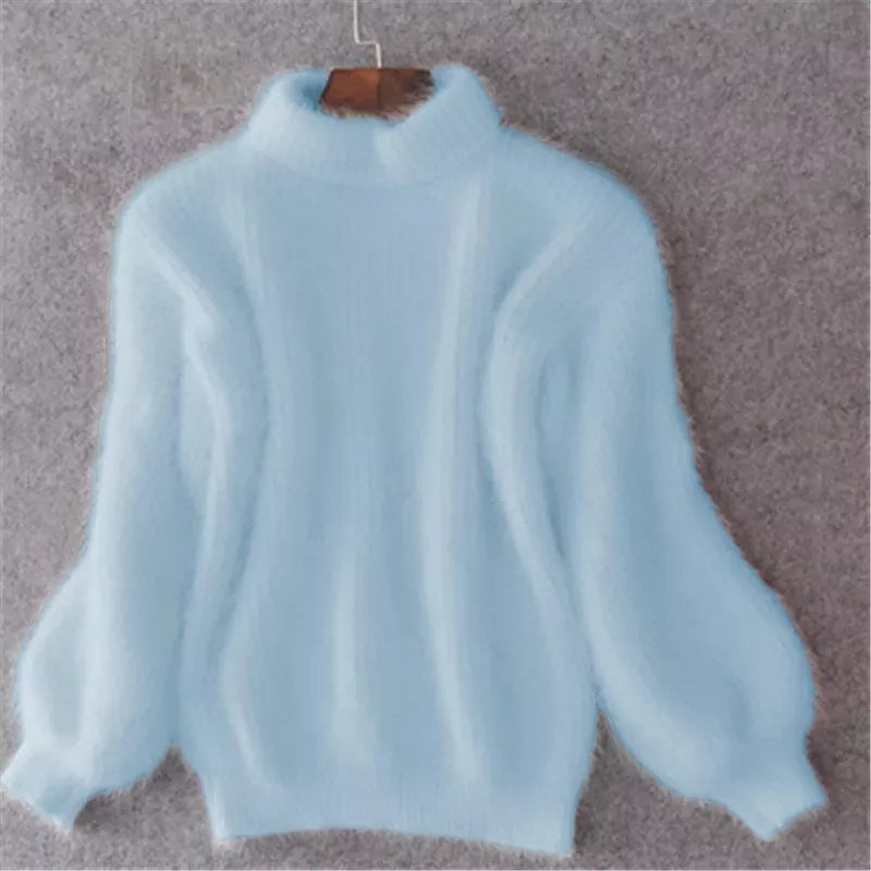 Hochwertiger gestrickter Damenpullover in Vintage-Angora-Design, weiches Material, warmes Beige mit elegantem Look.