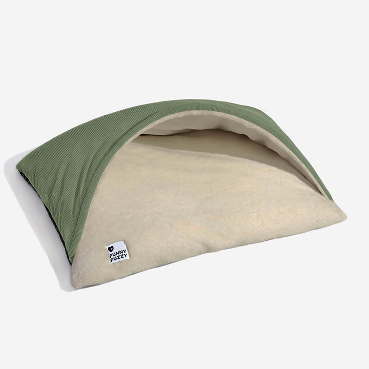 Hundebett mit Schlafsackdesign, weiches Kaninchenfellfutter, ideal für Welpen und kleine Hunde, luxuriöse Geborgenheit.