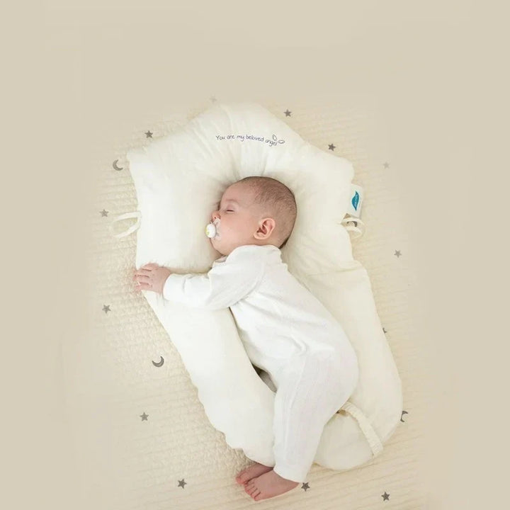 Hypoallergenes ergonomisches Baby-Kopfkissen, weich und atmungsaktiv, ideal für empfindliche Haut, unterstützt Kopf und Nacke