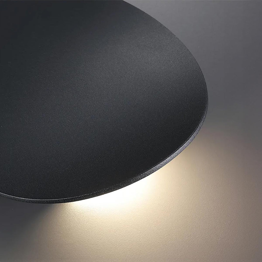 Moderne Wandlampe aus Aluminium in Schwarz oder Weiß