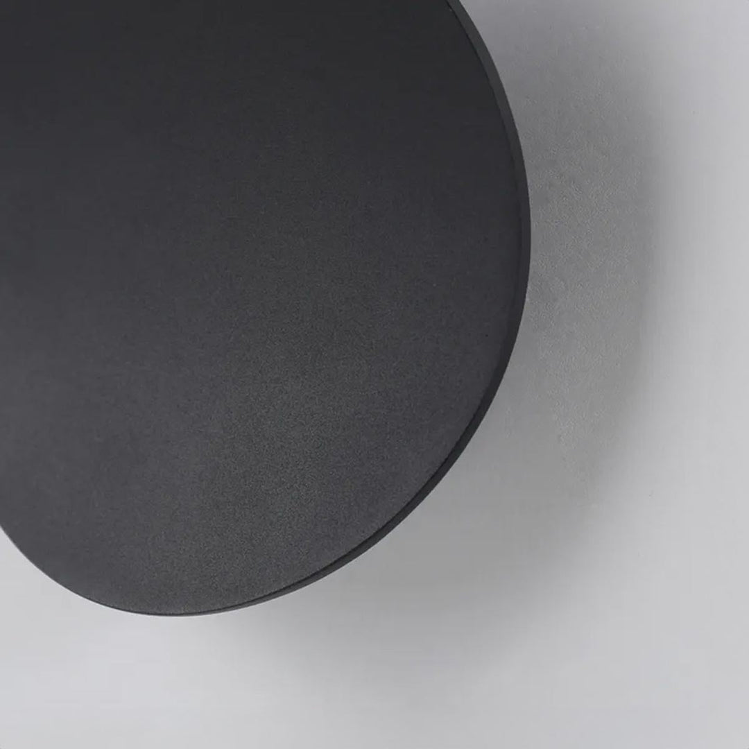 Moderne Wandlampe aus Aluminium in Schwarz oder Weiß