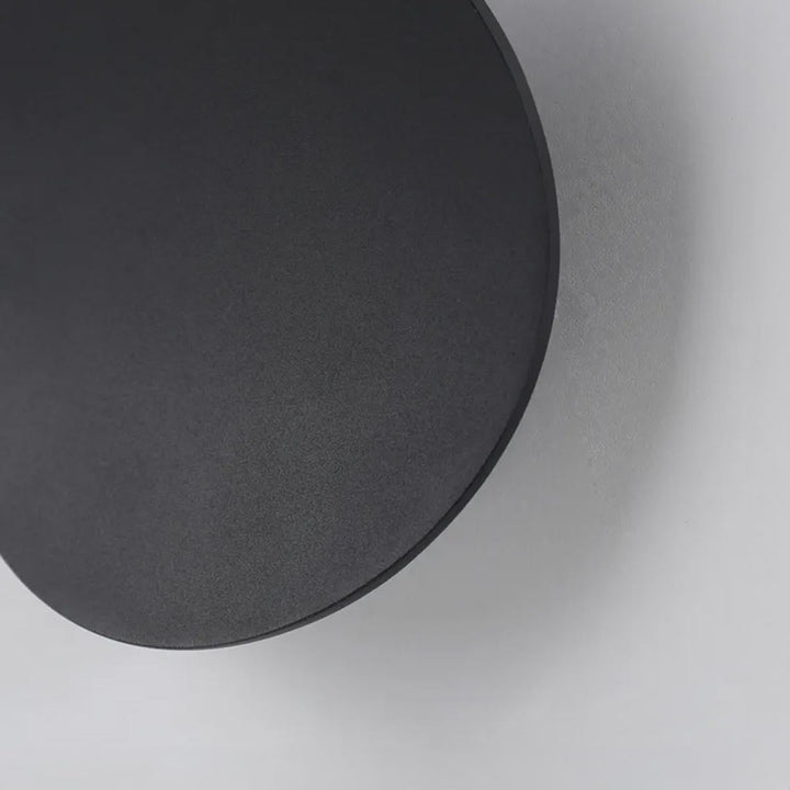 Moderne Wandlampe aus Aluminium in Schwarz oder Weiß
