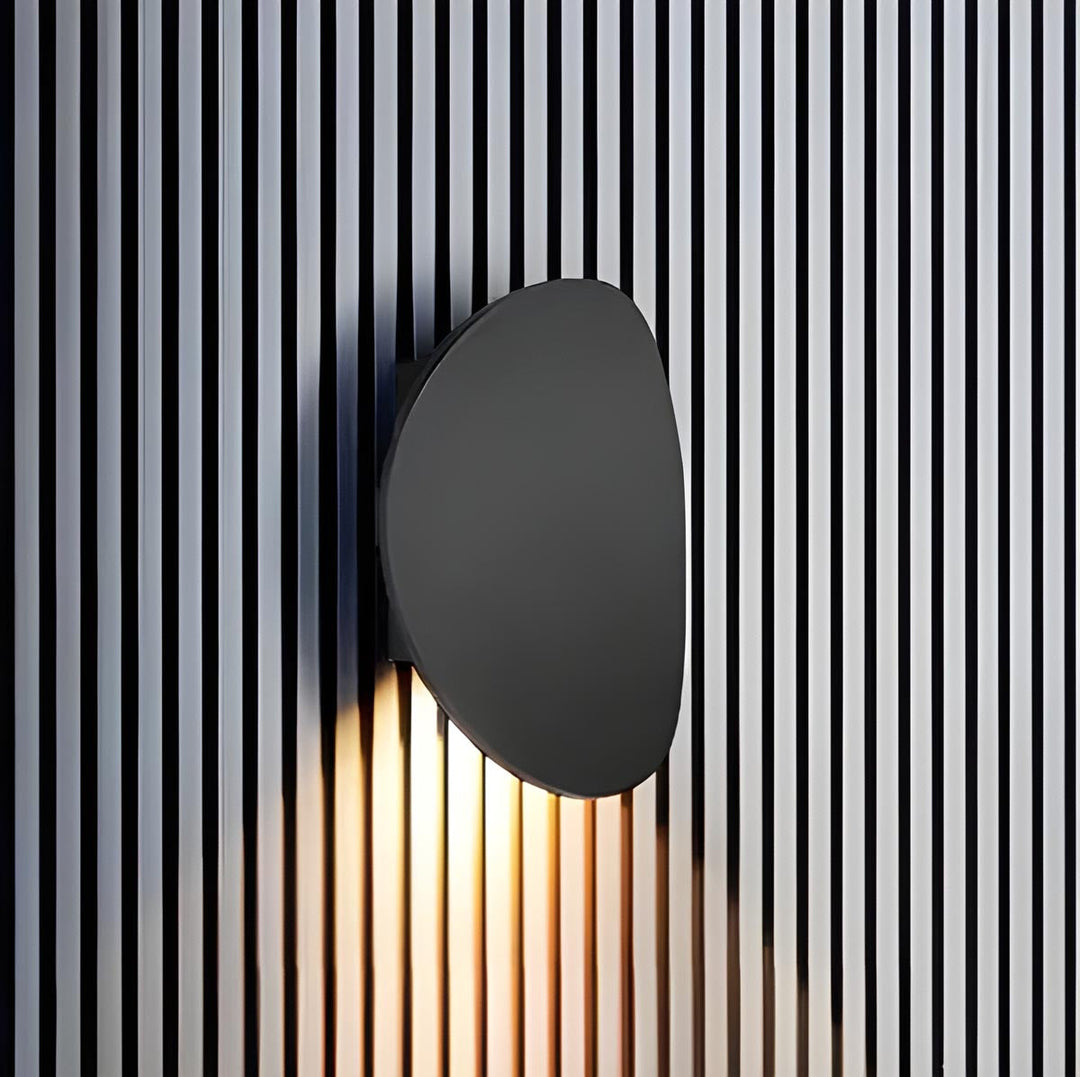 Moderne Wandlampe aus Aluminium in Schwarz oder Weiß