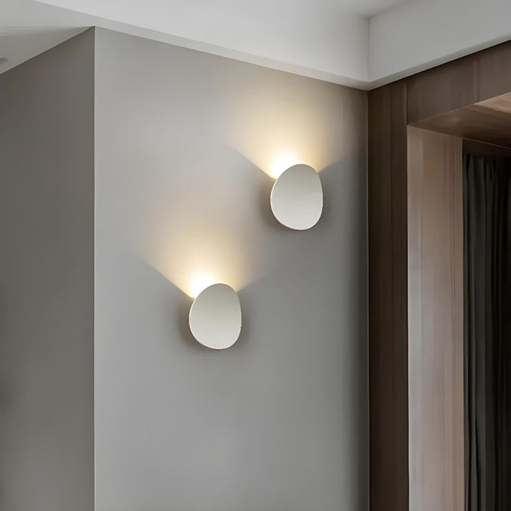 Moderne Wandlampe aus Aluminium in Schwarz oder Weiß