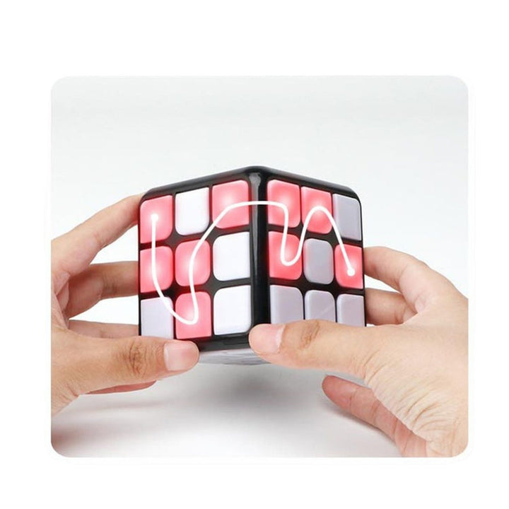 "Intelligenter Rubik's Cube mit blauem und weißem Design, fördert kognitive Fähigkeiten, geeignet für Anfänger und Profis"