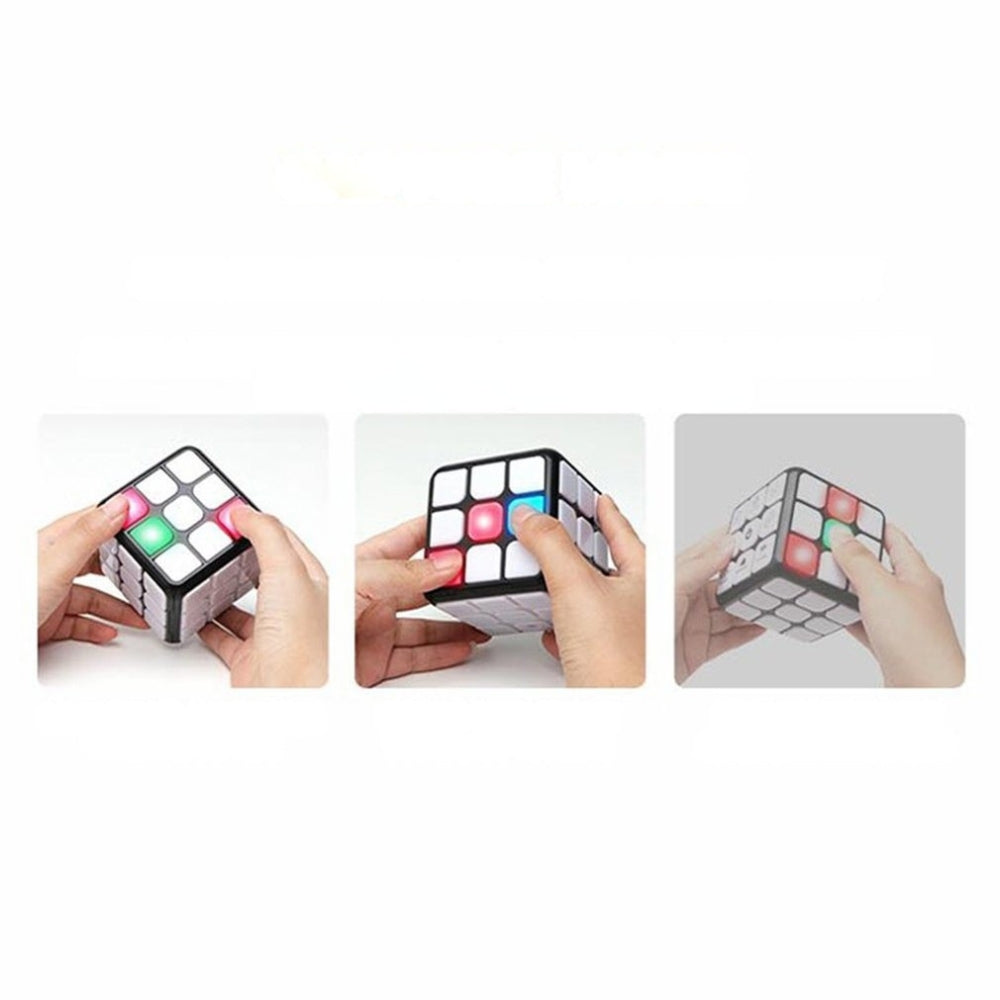 "Intelligenter Rubik's Cube mit blauem und weißem Design, fördert kognitive Fähigkeiten, geeignet für Anfänger und Profis"
