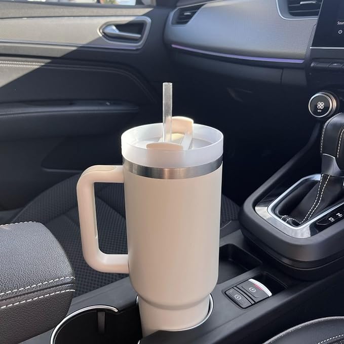 "Isolierter Edelstahl-Reisebecher 40oz, auslaufsicher, mit Griff und Strohhalm, passend für Getränkehalter, modernes Design."