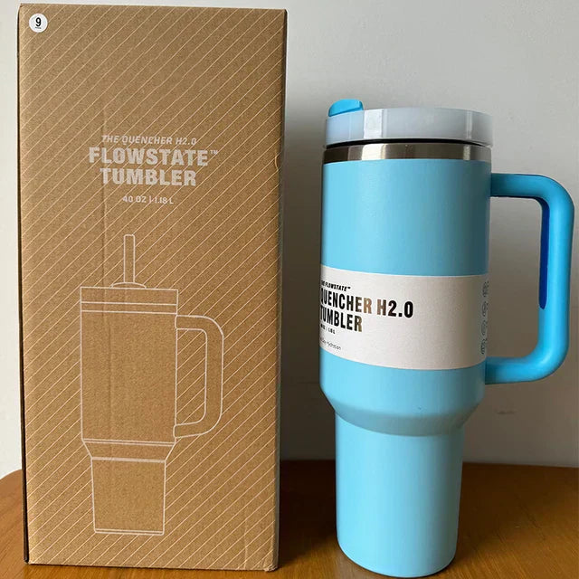 "Isolierter Edelstahl-Reisebecher 40oz, auslaufsicher, mit Griff und Strohhalm, passend für Getränkehalter, modernes Design."