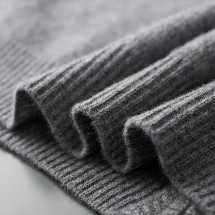 Klassische Herren Strickjacke aus Merinowolle mit Reißverschluss, dunkelblaue Farbe, elegant für Büro und Freizeit.