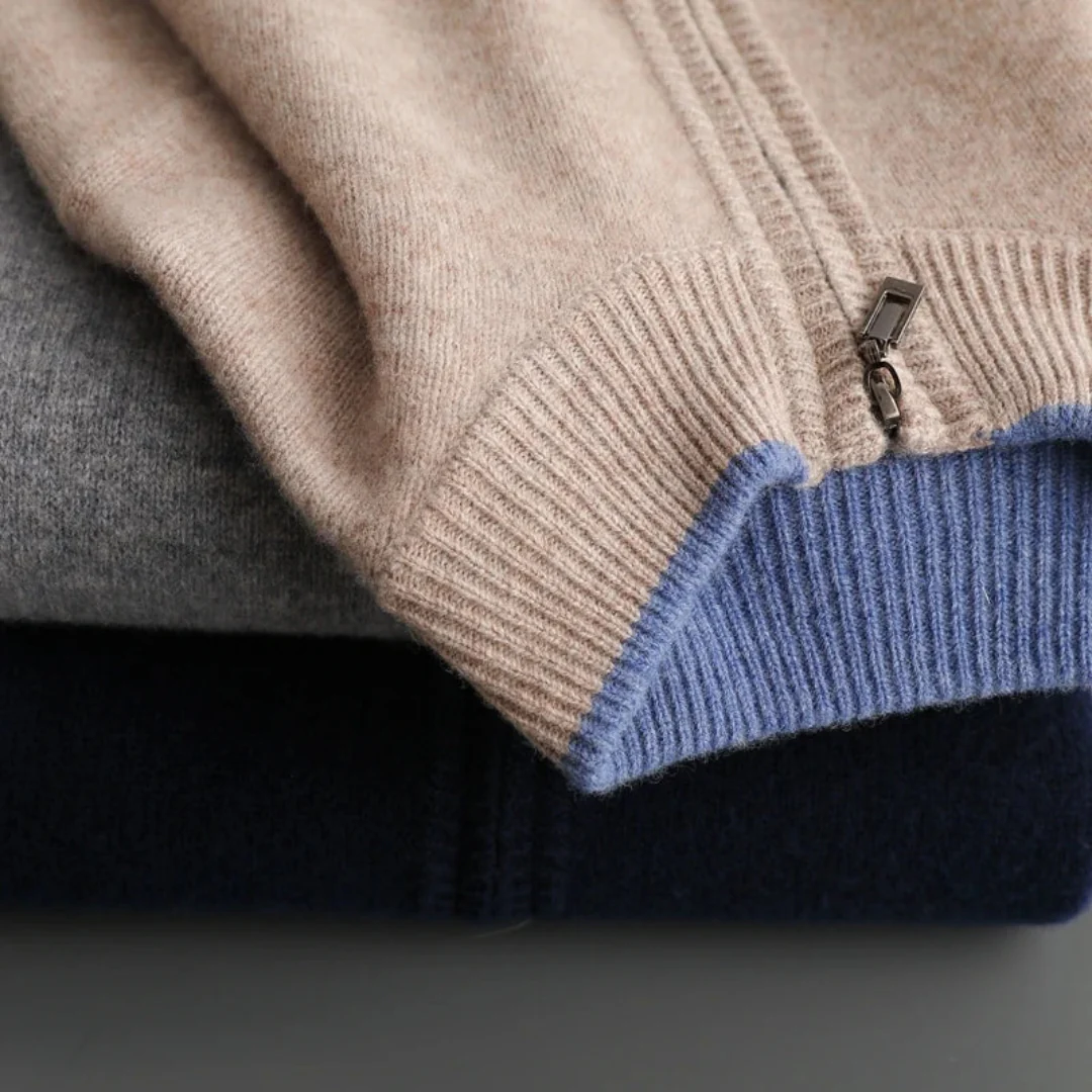Klassische Herren Strickjacke aus Merinowolle mit Reißverschluss, dunkelblaue Farbe, elegant für Büro und Freizeit.