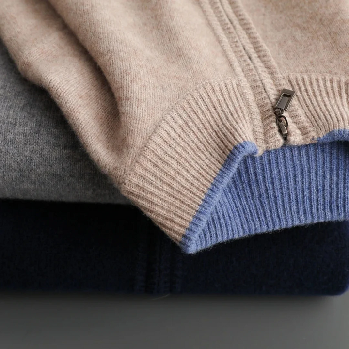 Klassische Herren Strickjacke aus Merinowolle mit Reißverschluss, dunkelblaue Farbe, elegant für Büro und Freizeit.
