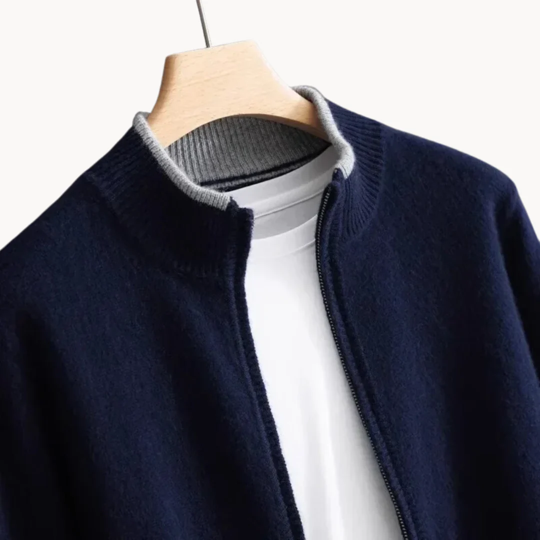 Klassische Herren Strickjacke aus Merinowolle mit Reißverschluss, dunkelblaue Farbe, elegant für Büro und Freizeit.