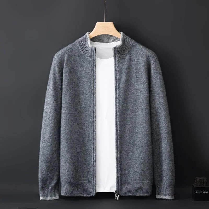 Klassische Herren Strickjacke aus Merinowolle mit Reißverschluss, dunkelblaue Farbe, elegant für Büro und Freizeit.
