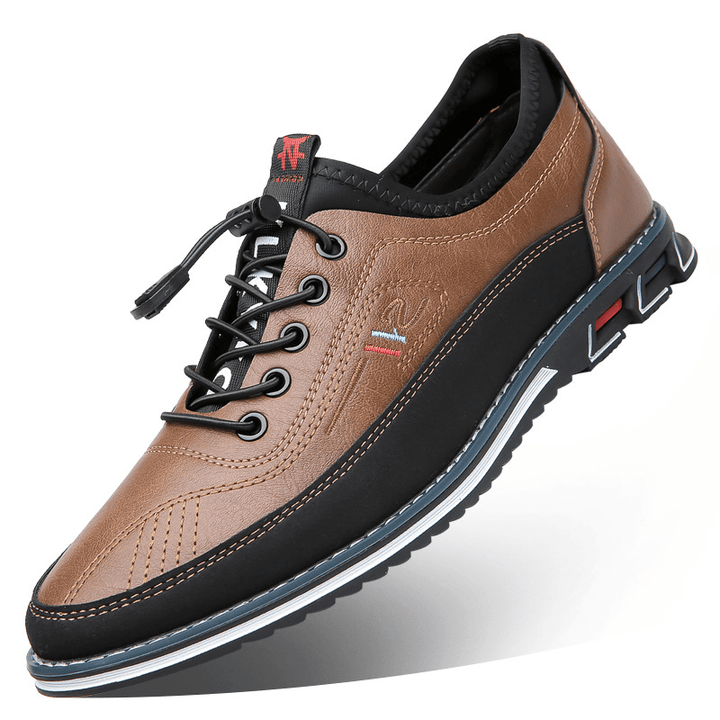 "Klassische Oxford-Schuhe aus Leder, elegantes Design, in hellem Braun, perfekte Wahl für Stil und Komfort."