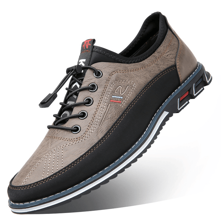 "Klassische Oxford-Schuhe aus Leder, elegantes Design, in hellem Braun, perfekte Wahl für Stil und Komfort."