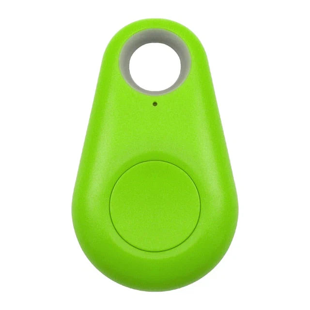 "Kompakter GPS-Tracker für Haustiere, wasserdicht, ideal zur Echtzeit-Ortung von Hunden und Katzen, an Halsband befestigt."