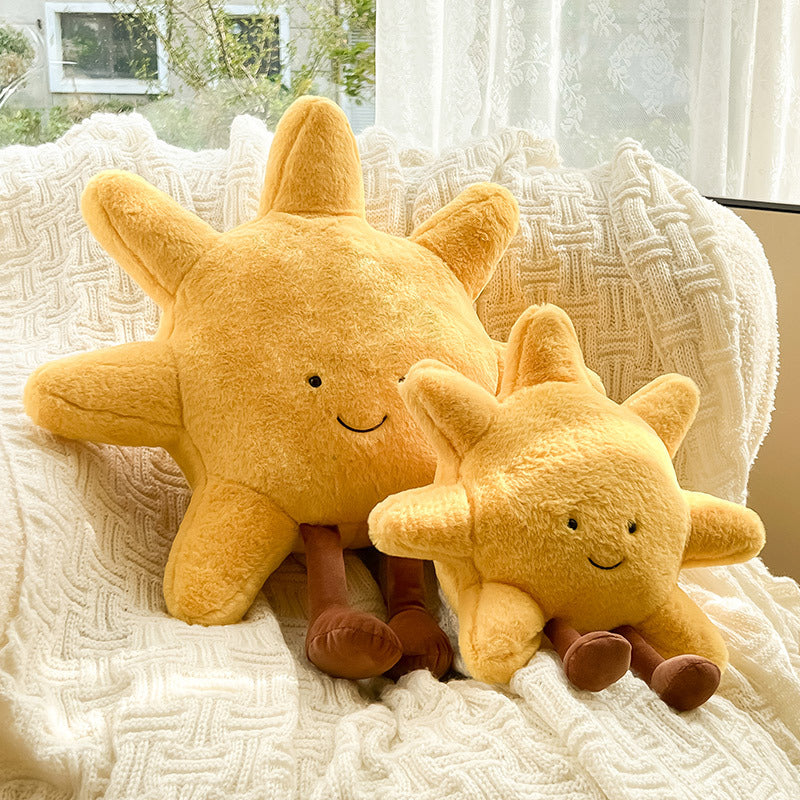 "Kuscheliges Deko-Kissen aus Polyester mit Sonne-Mond-Motiv in magischem Design für ein beruhigendes Zuhause."