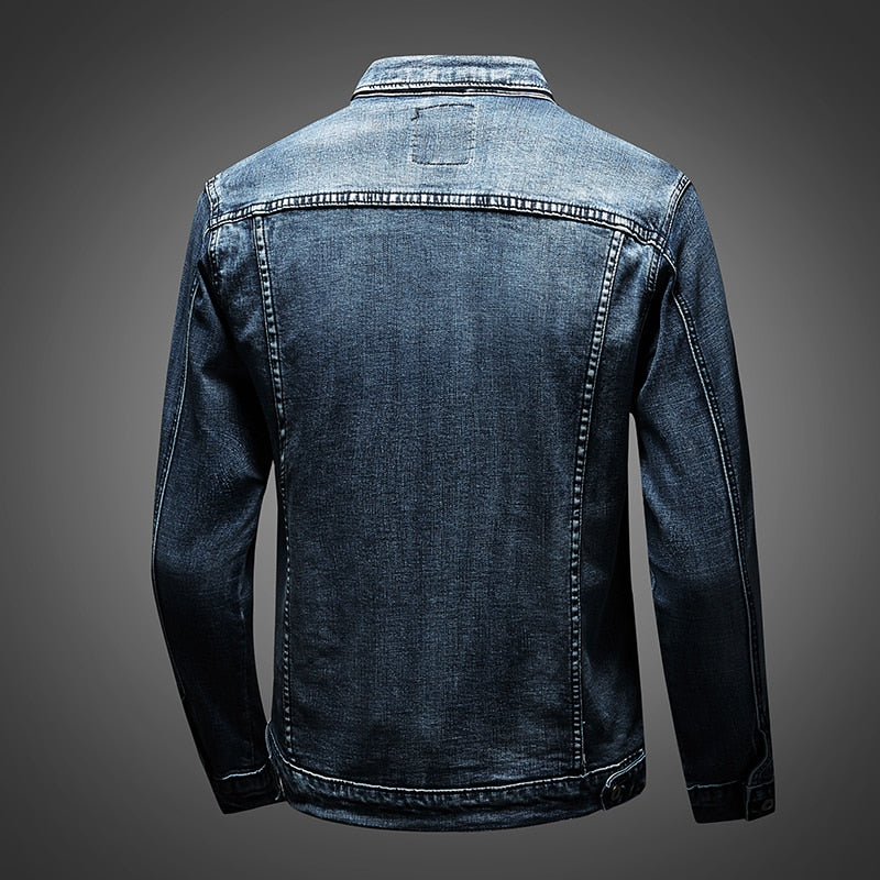"Lässige Damen-Denim-Jacke; modisches, vielseitiges Design, hochwertiger Jeansstoff, ideal für jede Jahreszeit."