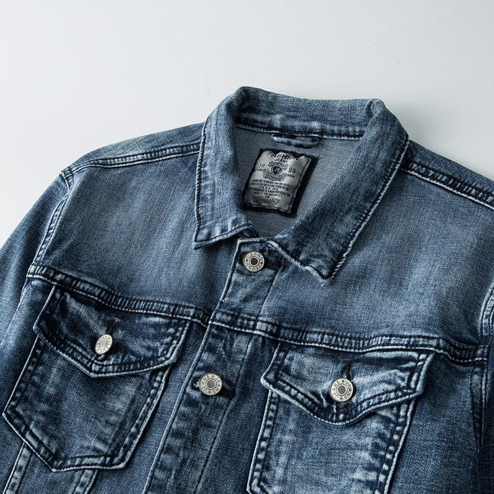 "Lässige Damen-Denim-Jacke; modisches, vielseitiges Design, hochwertiger Jeansstoff, ideal für jede Jahreszeit."