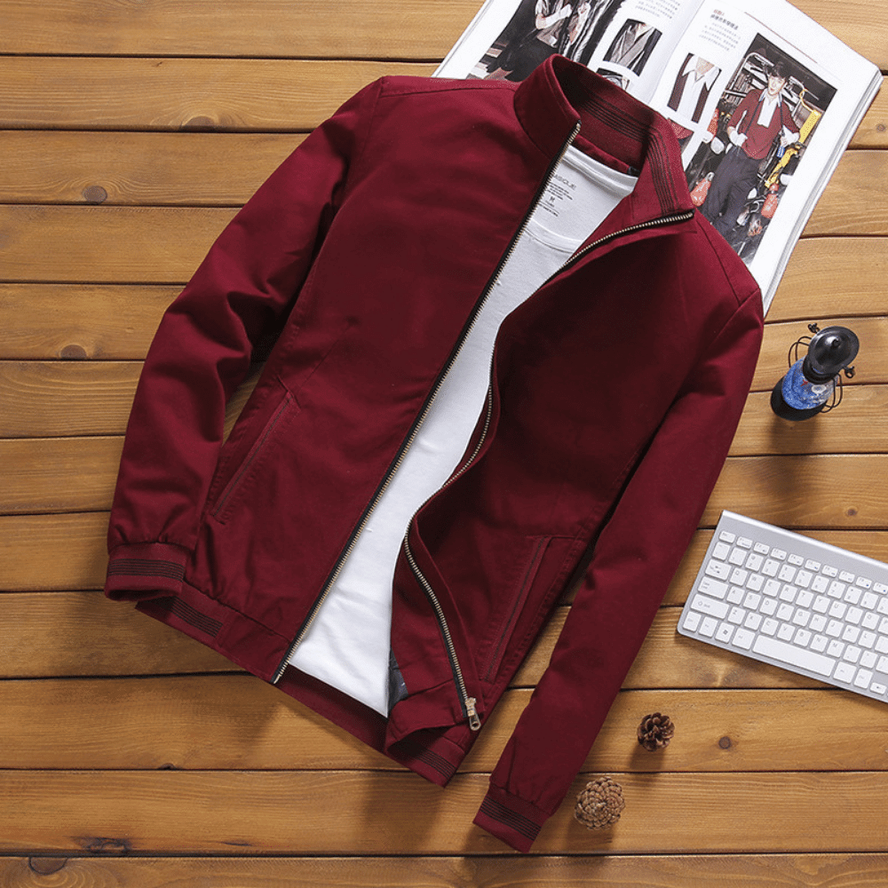 Leichte, elegante Herrenjacke in Dunkelblau mit taillierter Passform und modernem Design, ideal für Alltag und jede Jahreszei