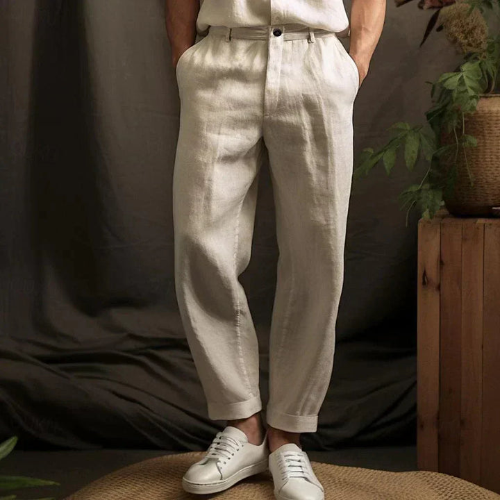 "Leichte Herren Leinenhose, atmungsaktiv, beige; für Sommer, mit Kordelzug und Taschen, lässiger Stil."