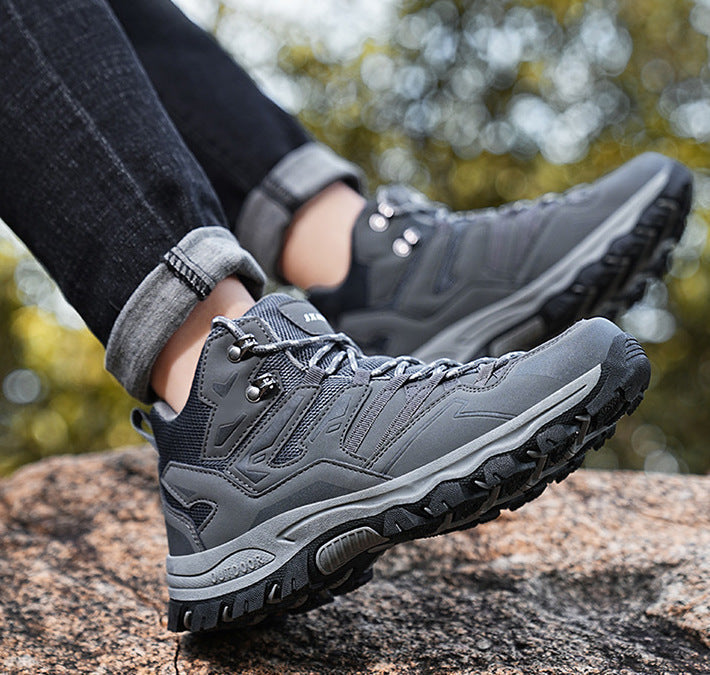 "Leichte orthopädische Wanderschuhe für Damen mit abnehmbarem Riemen, rutschfester Sohle und wasserfester Oberfläche."