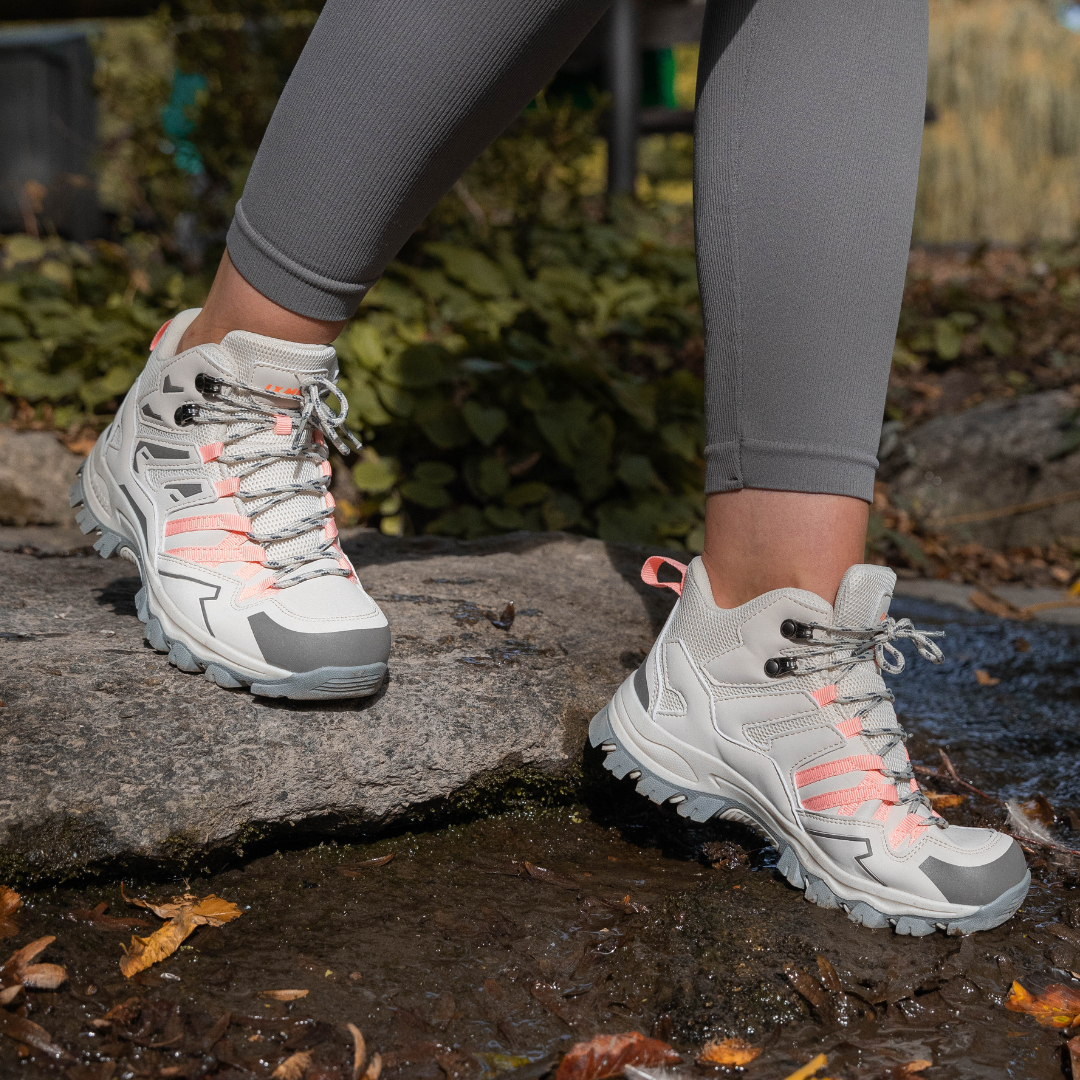 "Leichte orthopädische Wanderschuhe für Damen mit abnehmbarem Riemen, rutschfester Sohle und wasserfester Oberfläche."