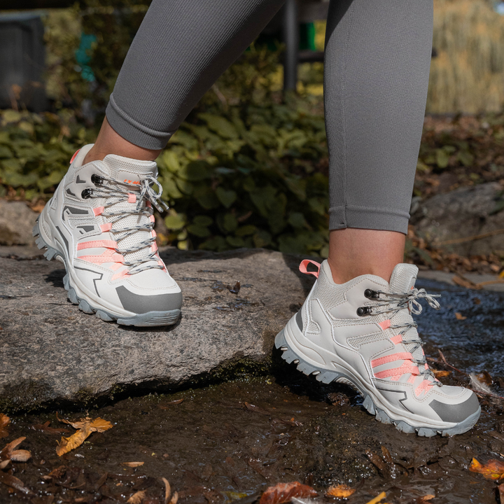 "Leichte orthopädische Wanderschuhe für Damen mit abnehmbarem Riemen, rutschfester Sohle und wasserfester Oberfläche."