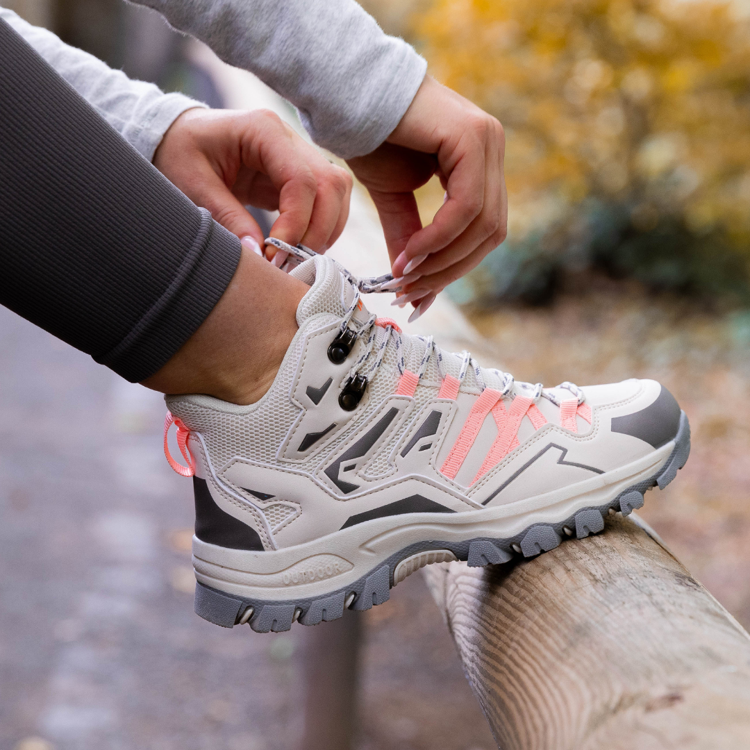 "Leichte orthopädische Wanderschuhe für Damen mit abnehmbarem Riemen, rutschfester Sohle und wasserfester Oberfläche."